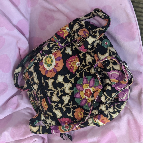 Vera BradleSuzanibackpack, Excellent condition. Adjustable straps. zipper pocket - Picture 2 of 8